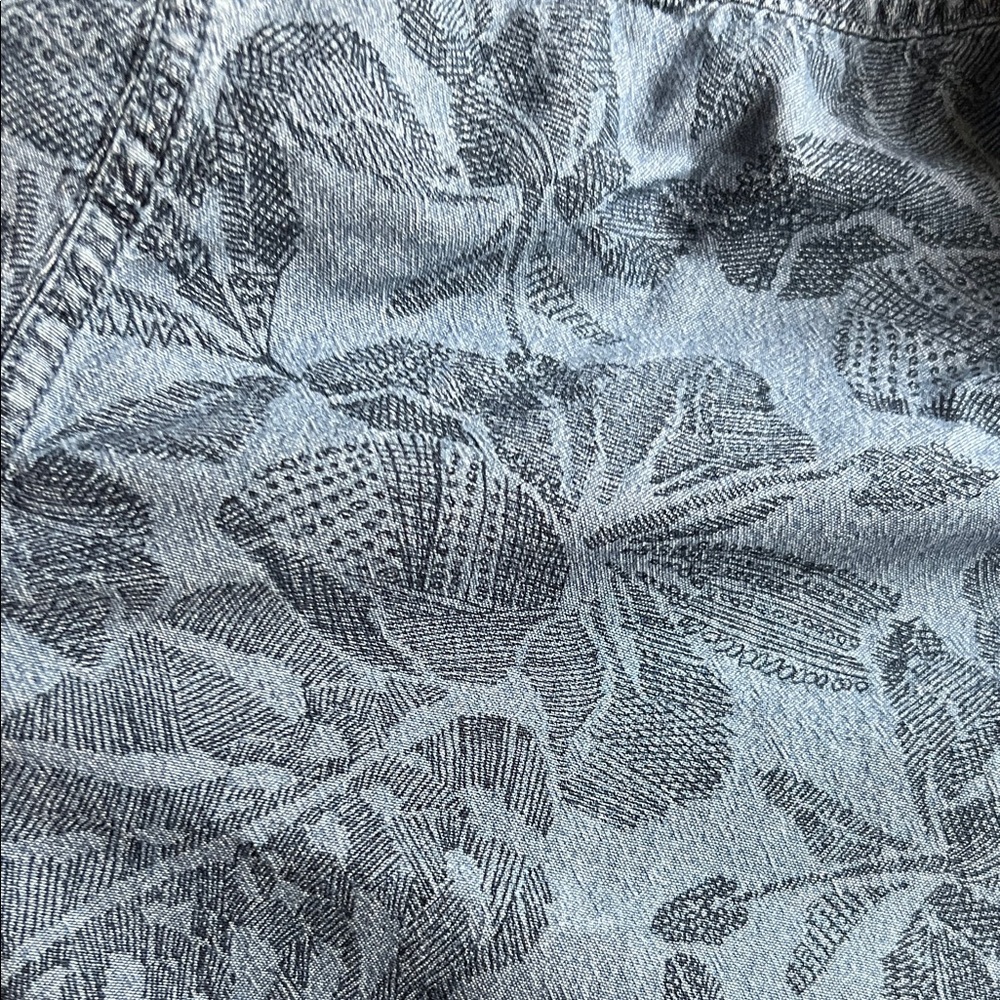 Stylish Blue Leaf Pattern Button-Down Shirt - image 2